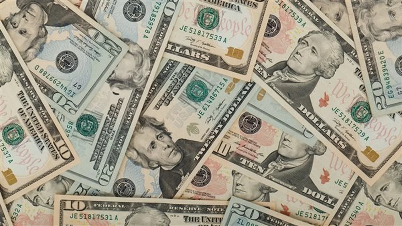 ارتفاع سعر الدولار للشراء في مصرف أبو ظبي الإسلامي